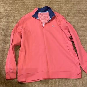 Men’s vineyard vines 1/4 zip, great condition!